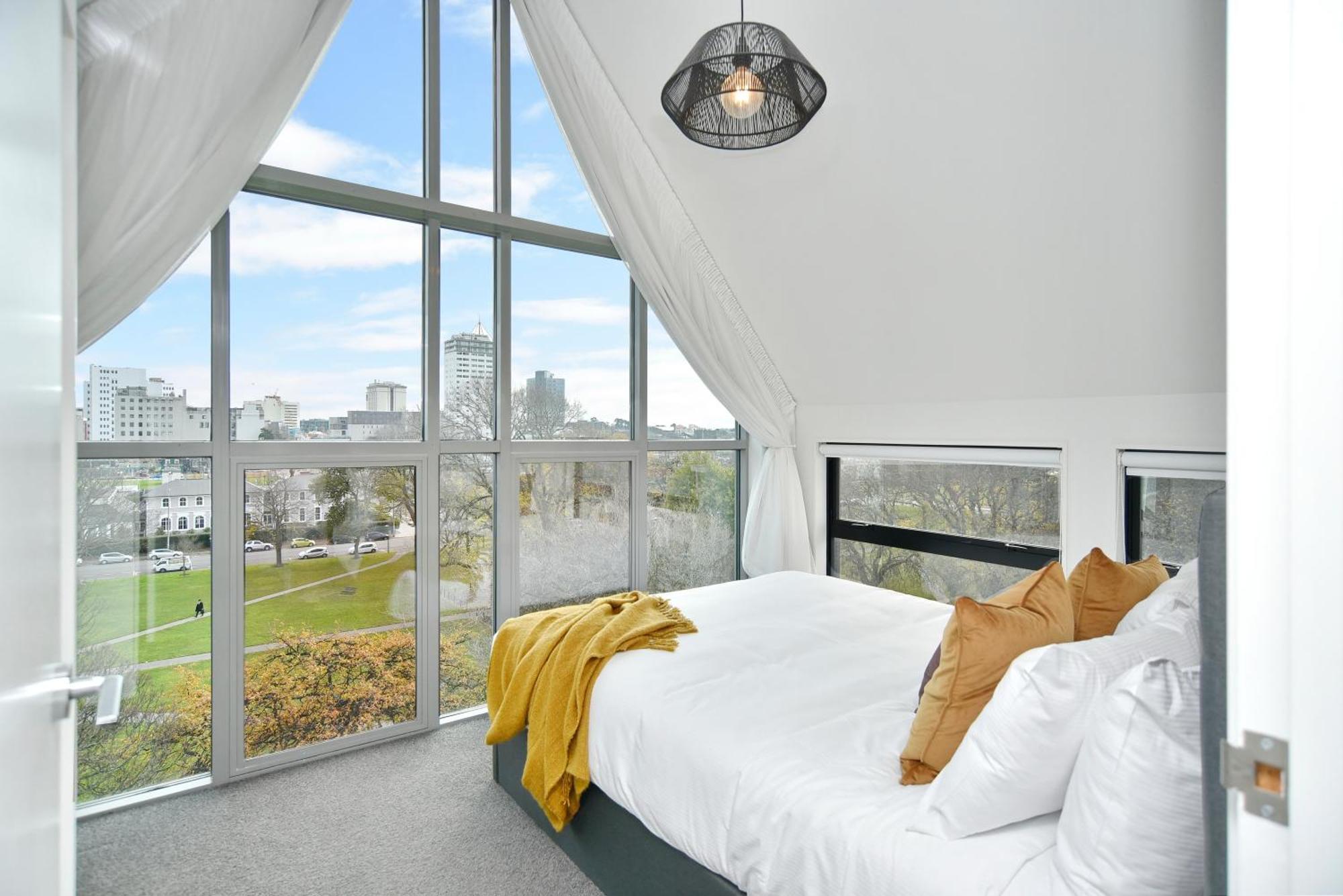 Latimer Loft - Christchurch Holiday Homes エクステリア 写真